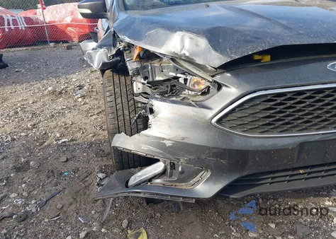 2016 Ford Focus Se z USA, uszkodzony, nr VIN 1FADP3F29GL385144